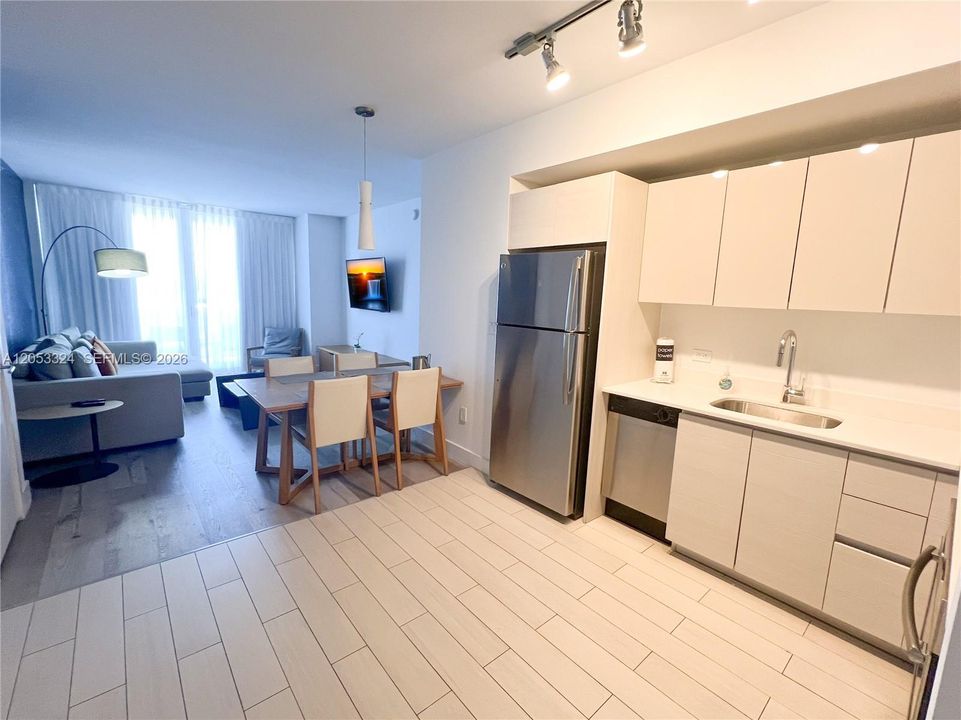 En Venta: $440,000 (2 camas, 2 baños, 1030 Pies cuadrados)