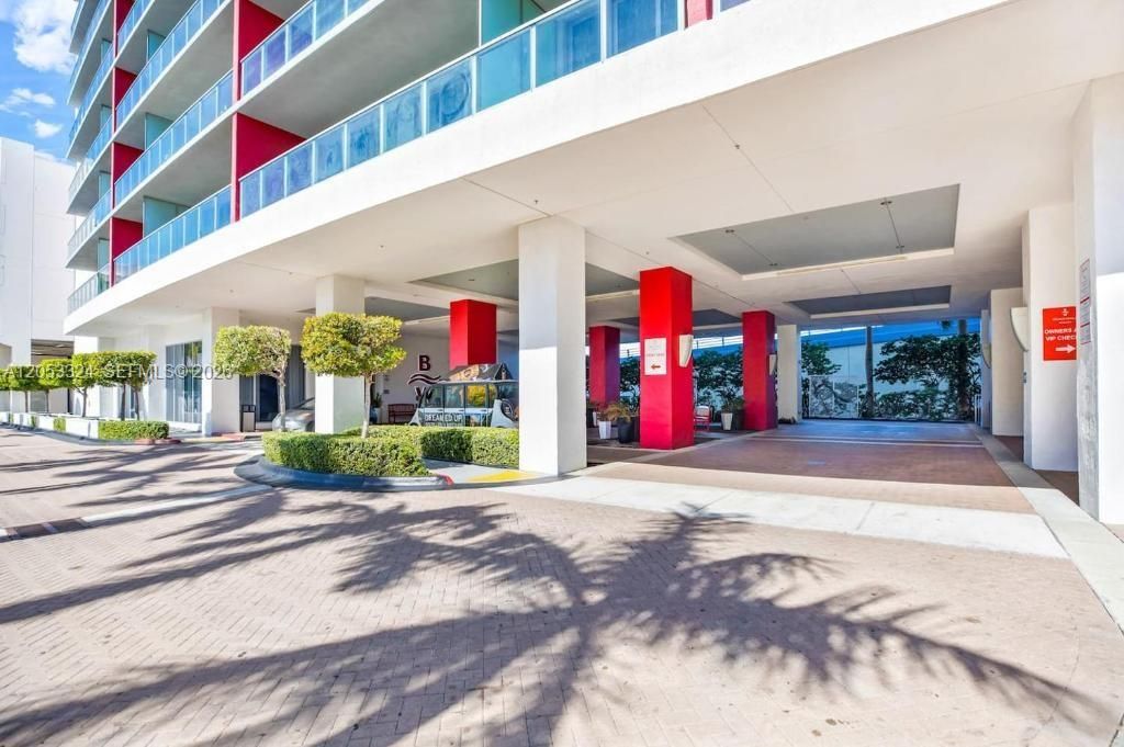 En Venta: $440,000 (2 camas, 2 baños, 1030 Pies cuadrados)