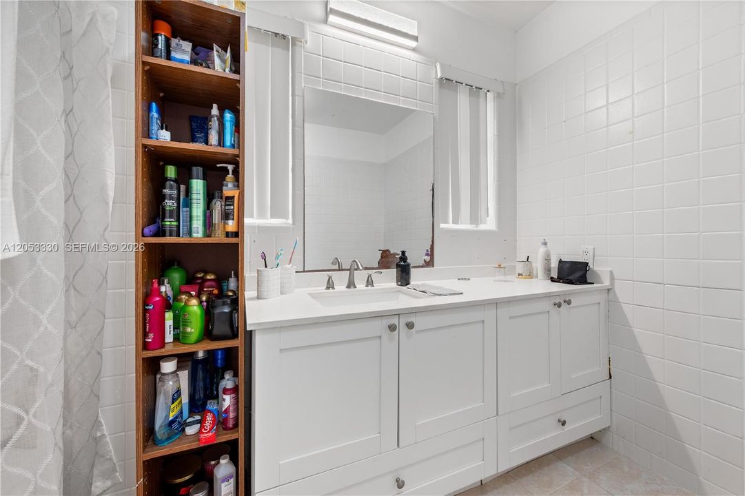 В аренду: $3,500 (3 спален, 2 ванн, 3168 Квадратных фут)