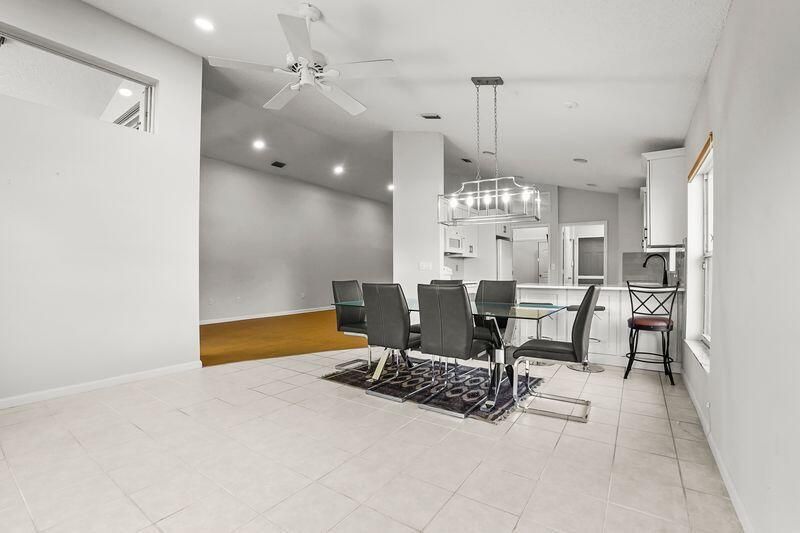 5025 ROBINO DINING AREA 2