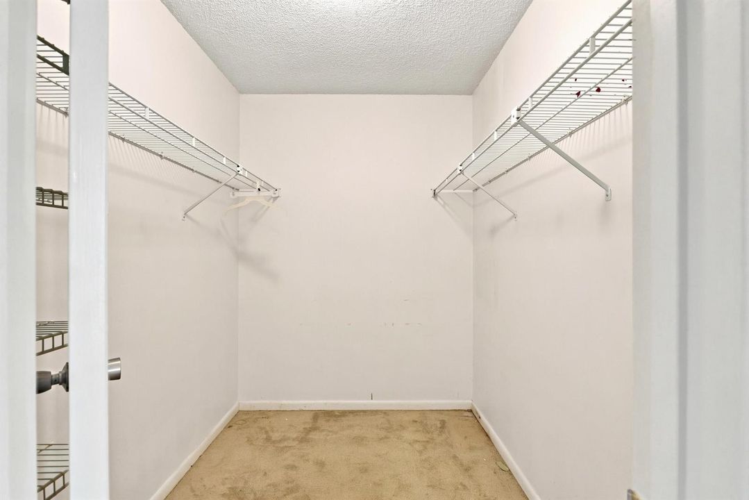 Walk-in Closet