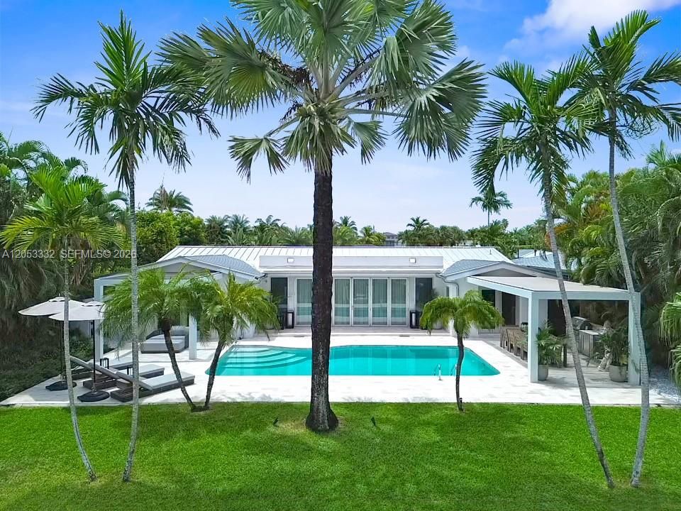For Sale: $3,875,000 (4 beds, 3 baths, 2900 Square Feet)