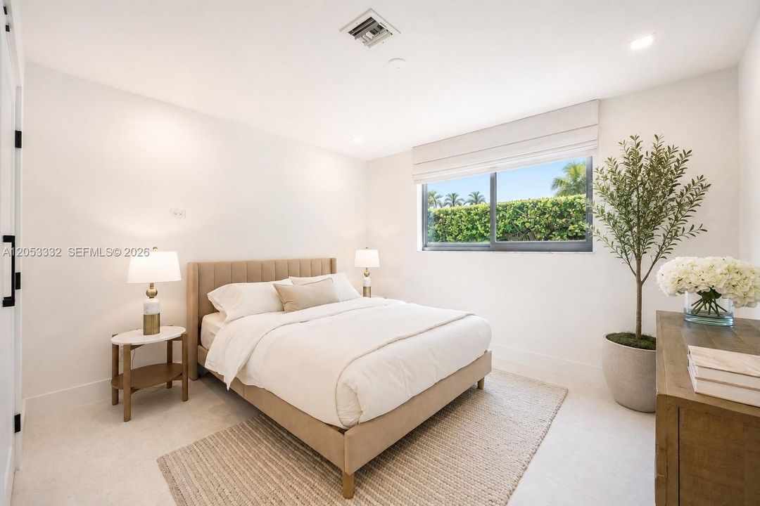 For Sale: $3,875,000 (4 beds, 3 baths, 2900 Square Feet)