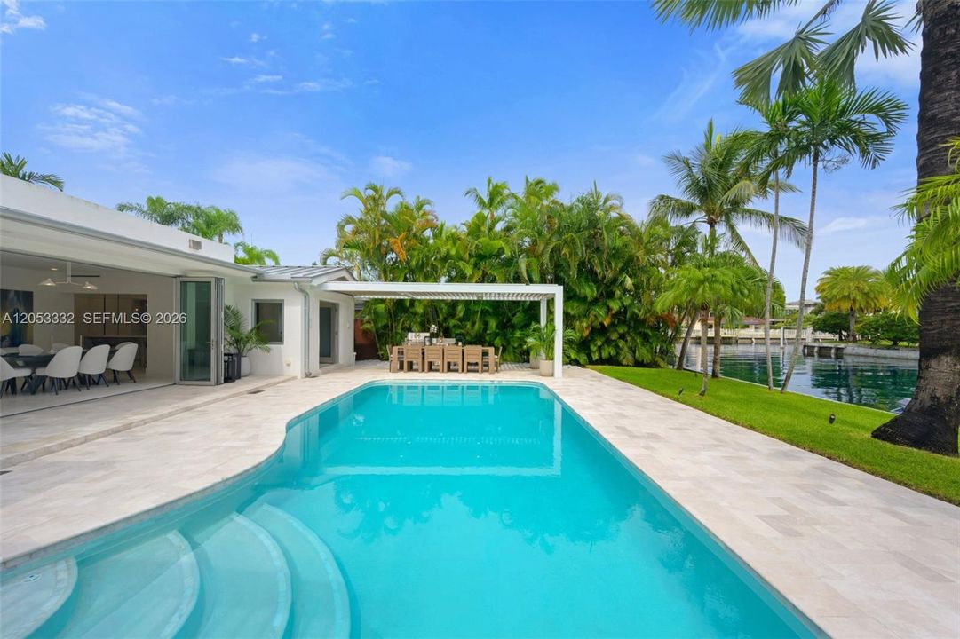 For Sale: $3,875,000 (4 beds, 3 baths, 2900 Square Feet)