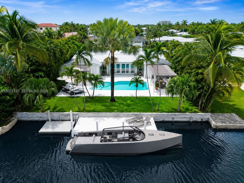For Sale: $3,875,000 (4 beds, 3 baths, 2900 Square Feet)
