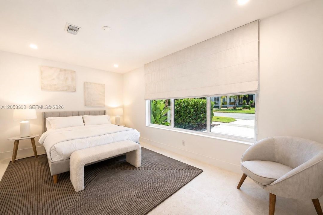 For Sale: $3,875,000 (4 beds, 3 baths, 2900 Square Feet)