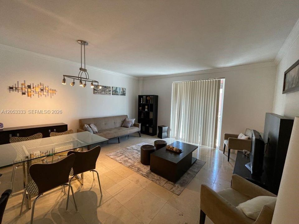 В аренду: $2,550 (1 спален, 1 ванн, 790 Квадратных фут)