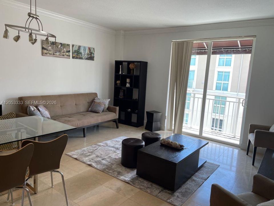 В аренду: $2,550 (1 спален, 1 ванн, 790 Квадратных фут)