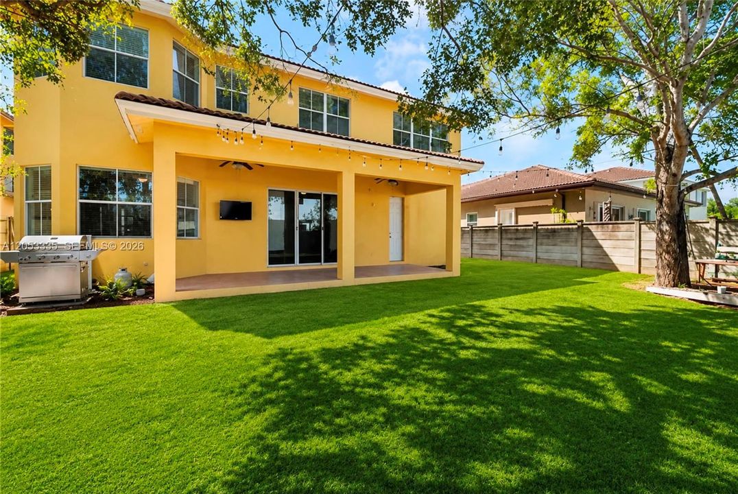 For Sale: $1,100,000 (4 beds, 3 baths, 2632 Square Feet)