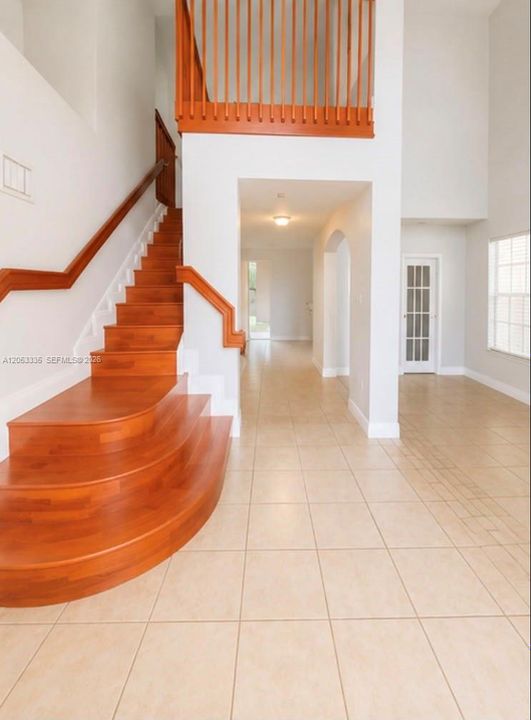 For Sale: $1,100,000 (4 beds, 3 baths, 2632 Square Feet)