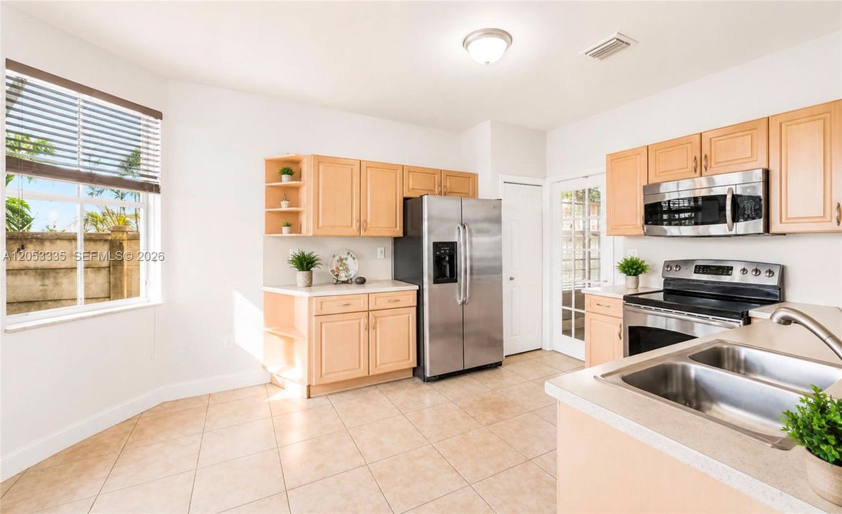 For Sale: $1,100,000 (4 beds, 3 baths, 2632 Square Feet)