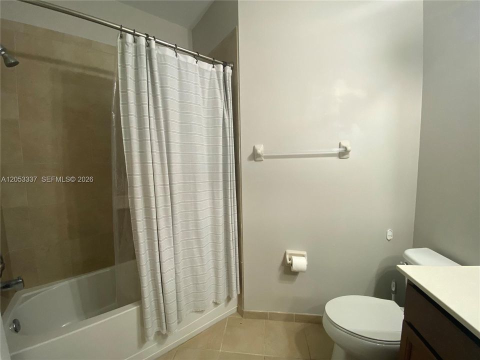 For Rent: $2,600 (2 beds, 2 baths, 1205 Square Feet)