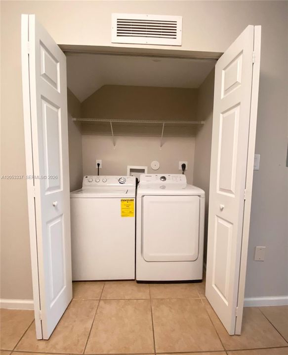 For Rent: $2,600 (2 beds, 2 baths, 1205 Square Feet)