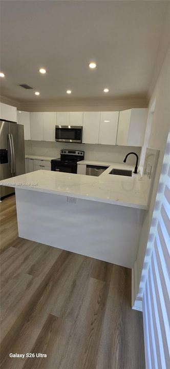 На продажу: $680,000 (3 спален, 2 ванн, 1104 Квадратных фут)