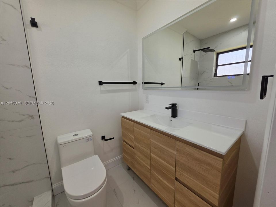 En Venta: $665,000 (3 camas, 2 baños, 1104 Pies cuadrados)
