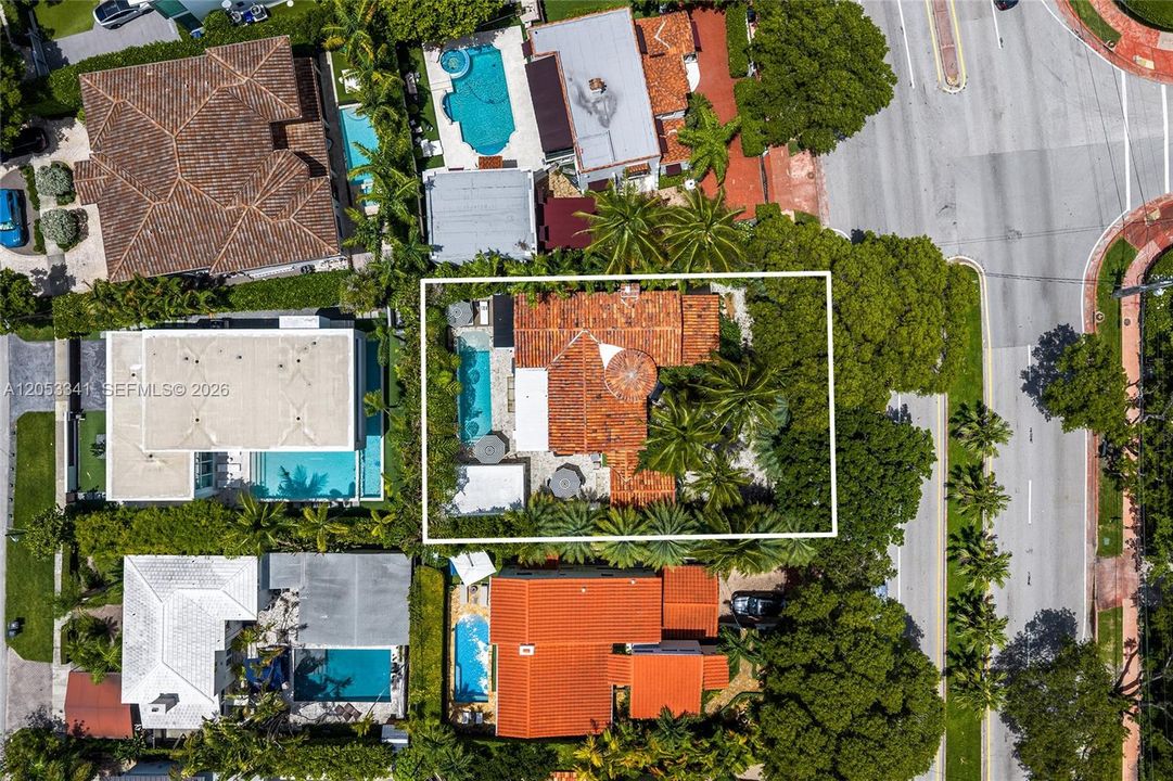 На продажу: $3,787,000 (5 спален, 5 ванн, 3581 Квадратных фут)