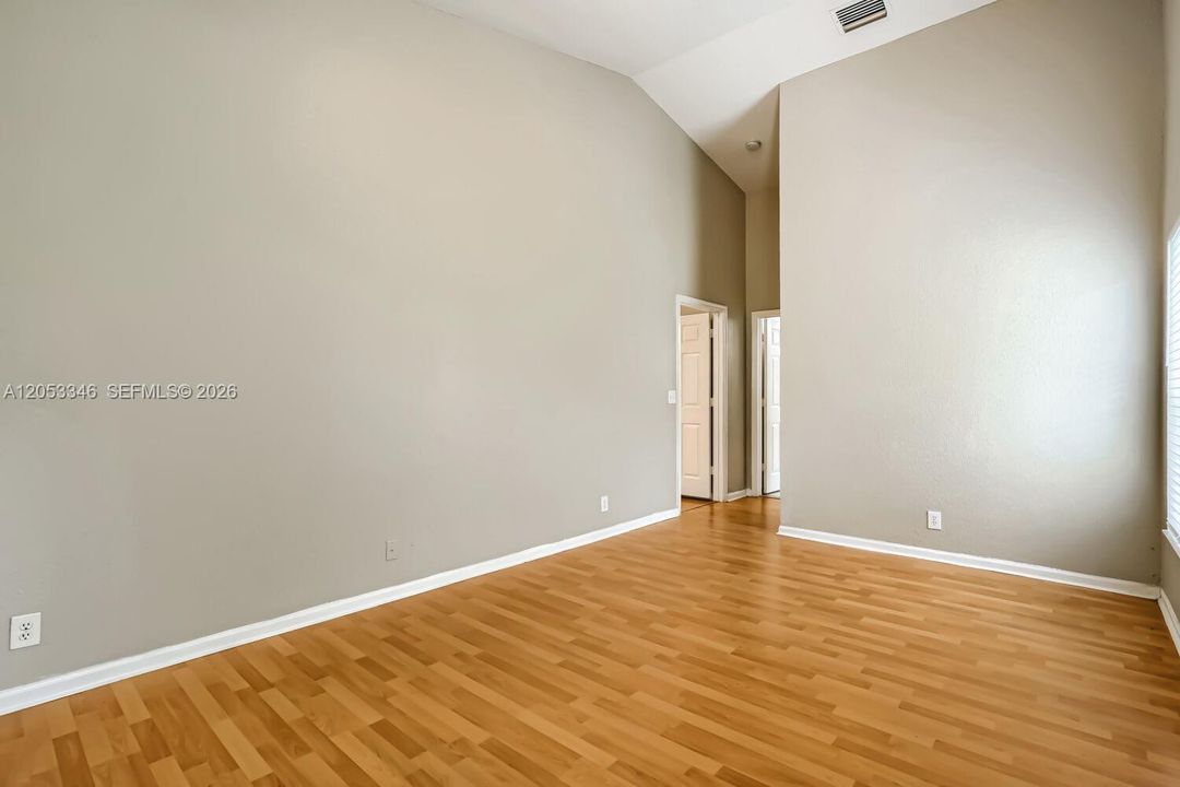На продажу: $444,900 (3 спален, 2 ванн, 1417 Квадратных фут)
