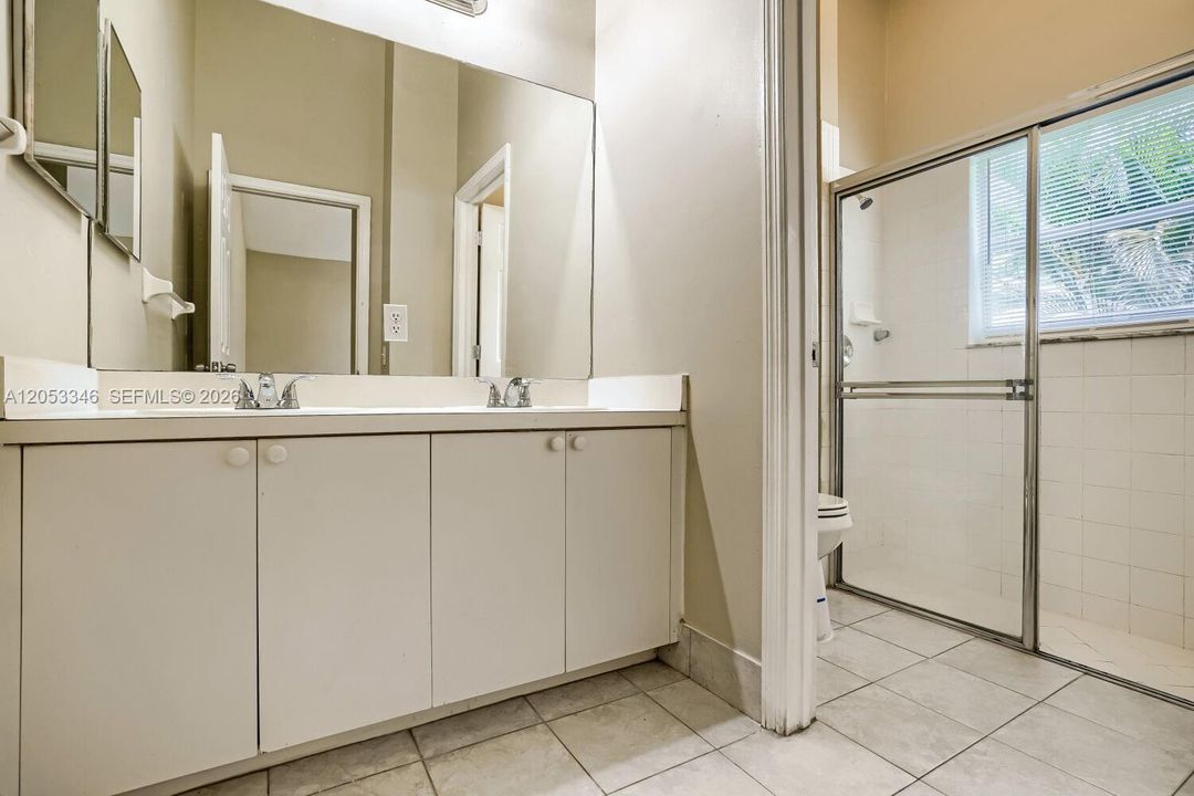 На продажу: $444,900 (3 спален, 2 ванн, 1417 Квадратных фут)