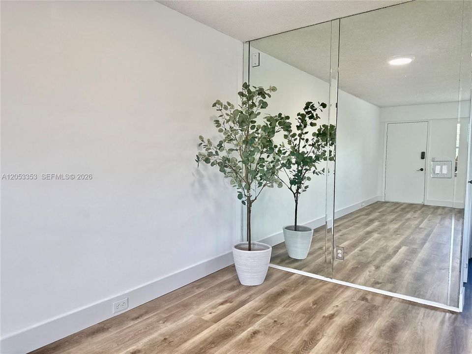 В аренду: $1,700 (1 спален, 1 ванн, 811 Квадратных фут)