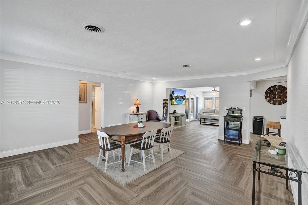 For Sale: $690,000 (3 beds, 2 baths, 1798 Square Feet)