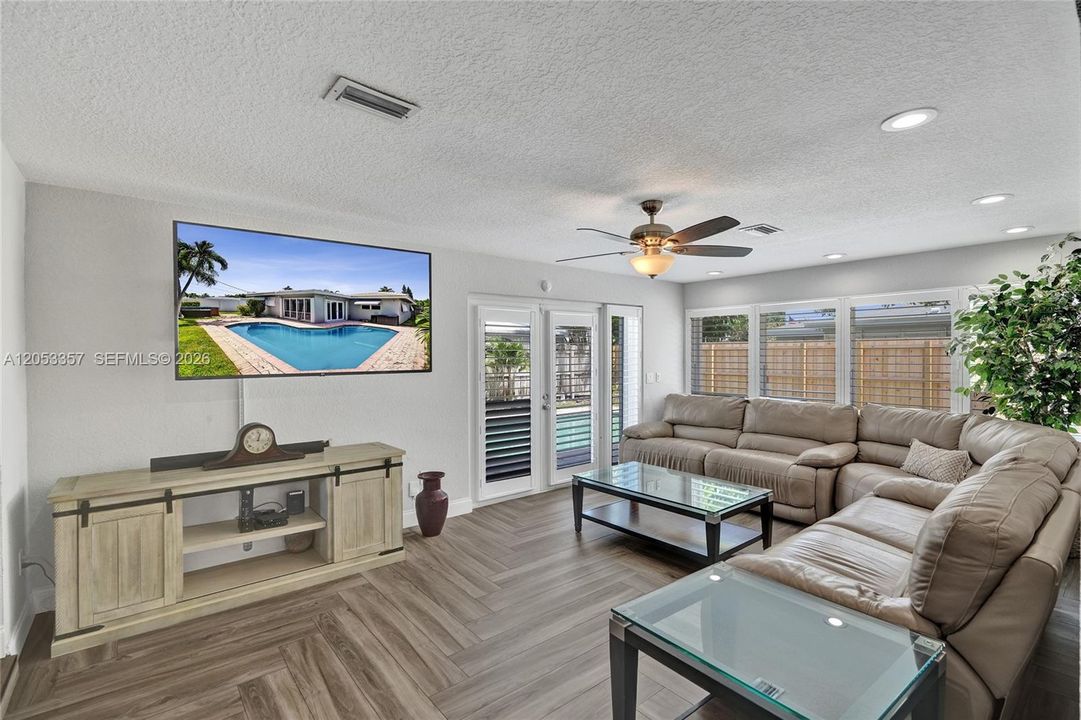 For Sale: $690,000 (3 beds, 2 baths, 1798 Square Feet)