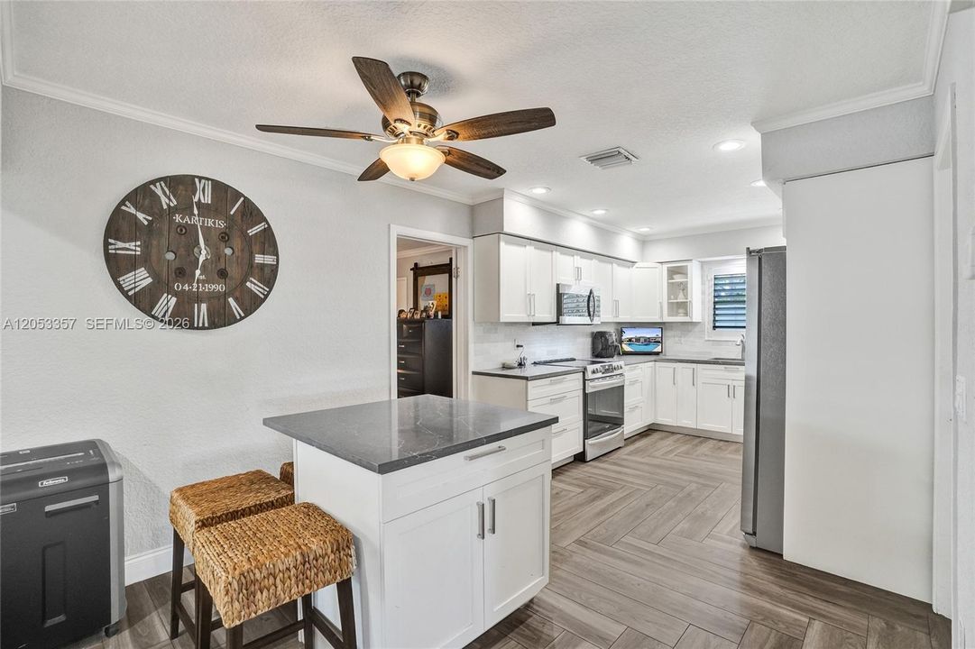 For Sale: $690,000 (3 beds, 2 baths, 1798 Square Feet)