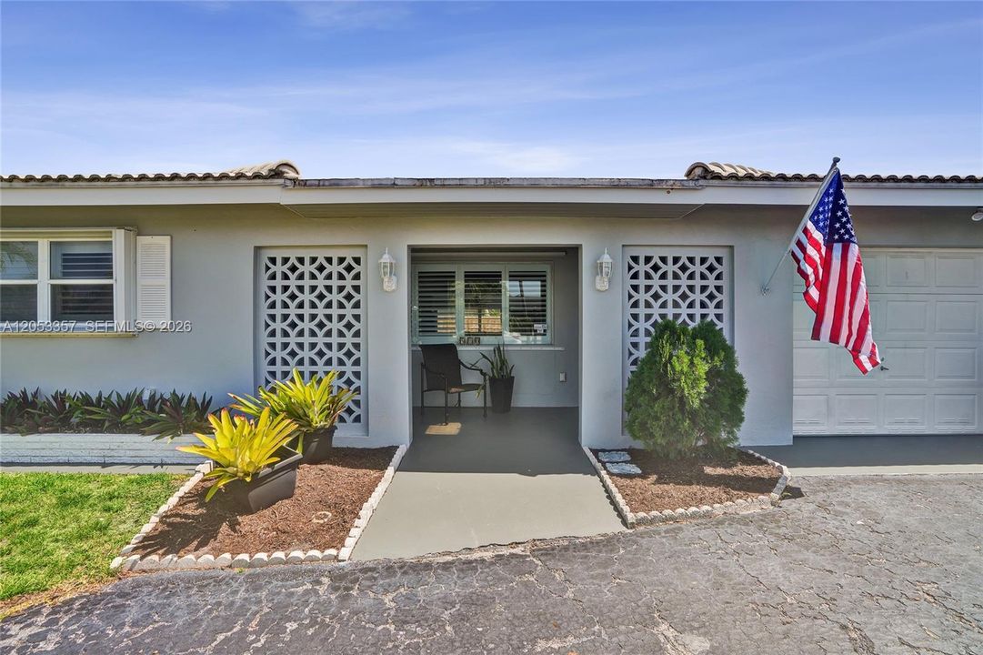 For Sale: $690,000 (3 beds, 2 baths, 1798 Square Feet)
