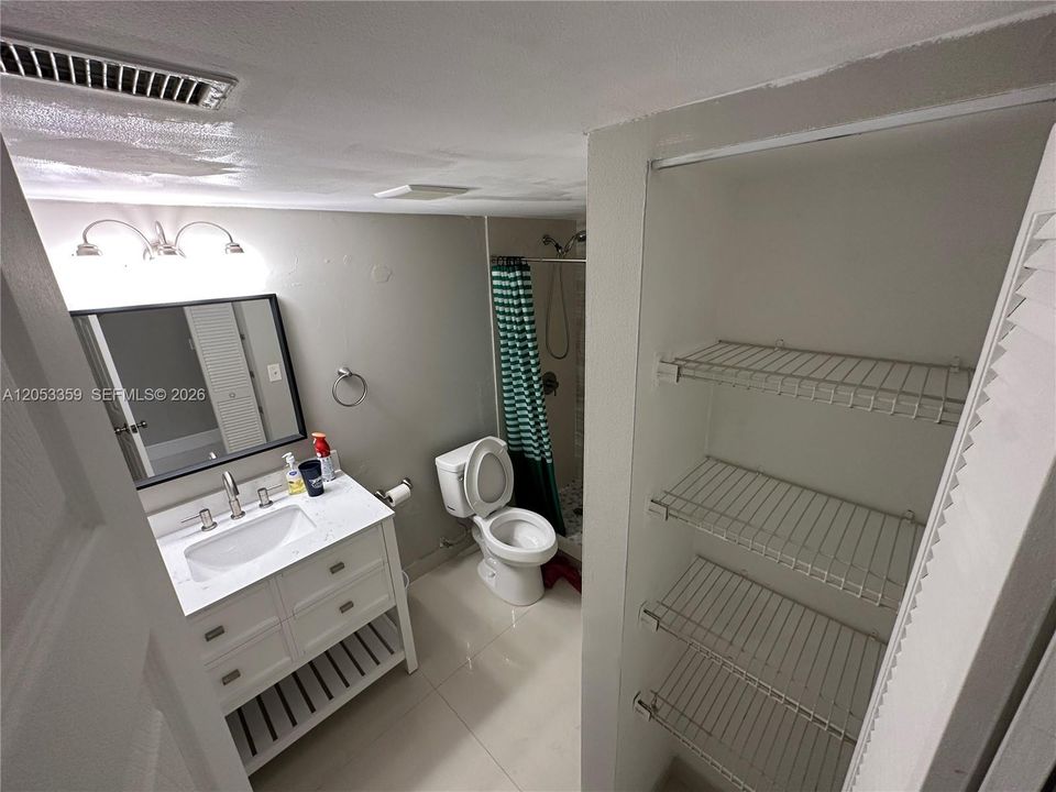 For Sale: $256,900 (2 beds, 2 baths, 1094 Square Feet)