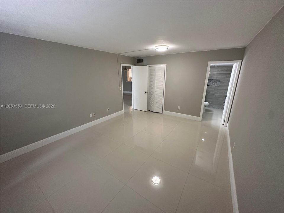 For Sale: $256,900 (2 beds, 2 baths, 1094 Square Feet)