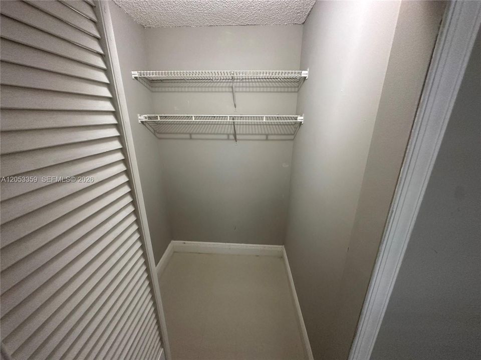 For Sale: $256,900 (2 beds, 2 baths, 1094 Square Feet)