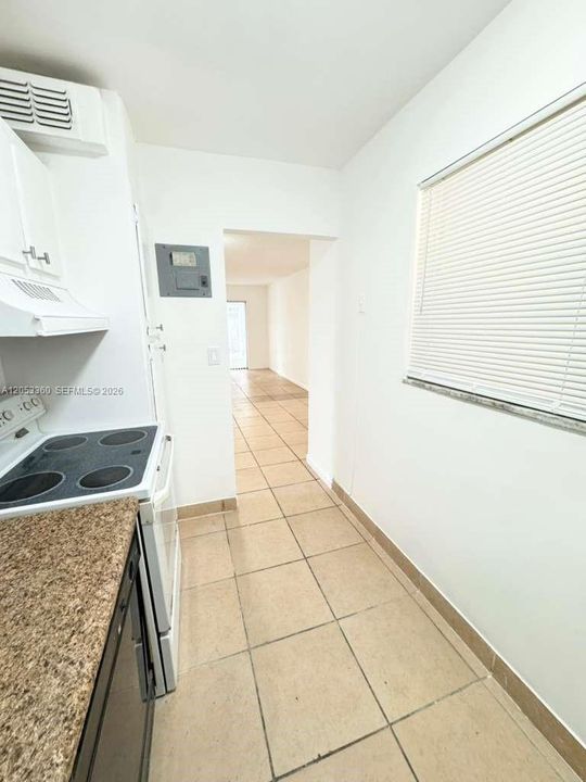 На продажу: $165,000 (2 спален, 2 ванн, 760 Квадратных фут)