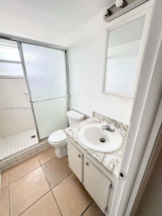 На продажу: $165,000 (2 спален, 2 ванн, 760 Квадратных фут)