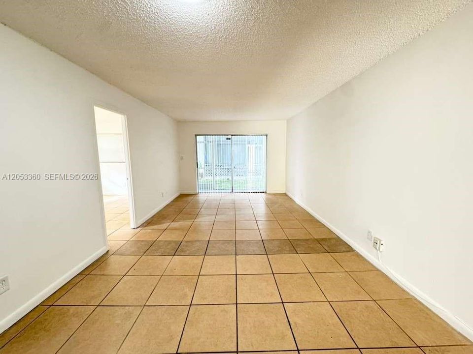 На продажу: $165,000 (2 спален, 2 ванн, 760 Квадратных фут)