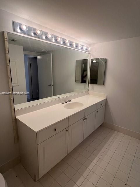 В аренду: $3,700 (2 спален, 2 ванн, 1460 Квадратных фут)