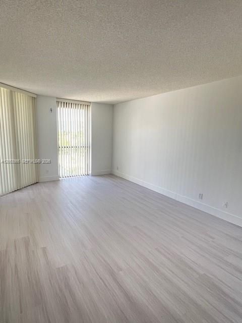 В аренду: $3,700 (2 спален, 2 ванн, 1460 Квадратных фут)
