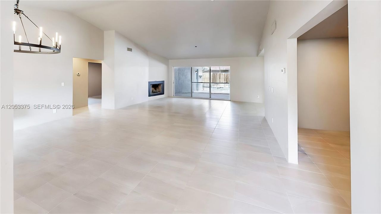 En Venta: $730,000 (3 camas, 2 baños, 2206 Pies cuadrados)