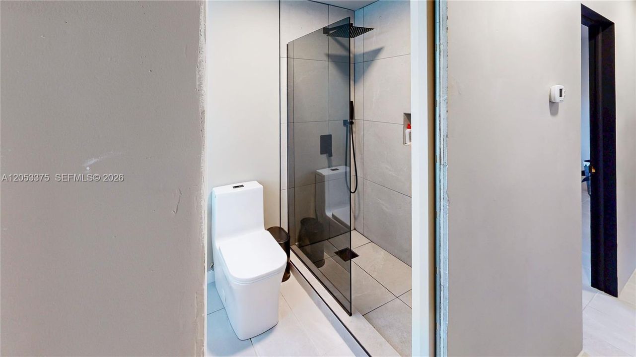 En Venta: $730,000 (3 camas, 2 baños, 2206 Pies cuadrados)
