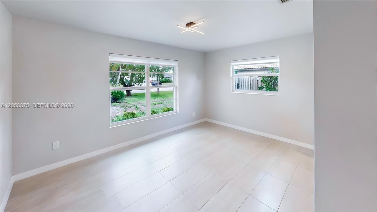 En Venta: $730,000 (3 camas, 2 baños, 2206 Pies cuadrados)