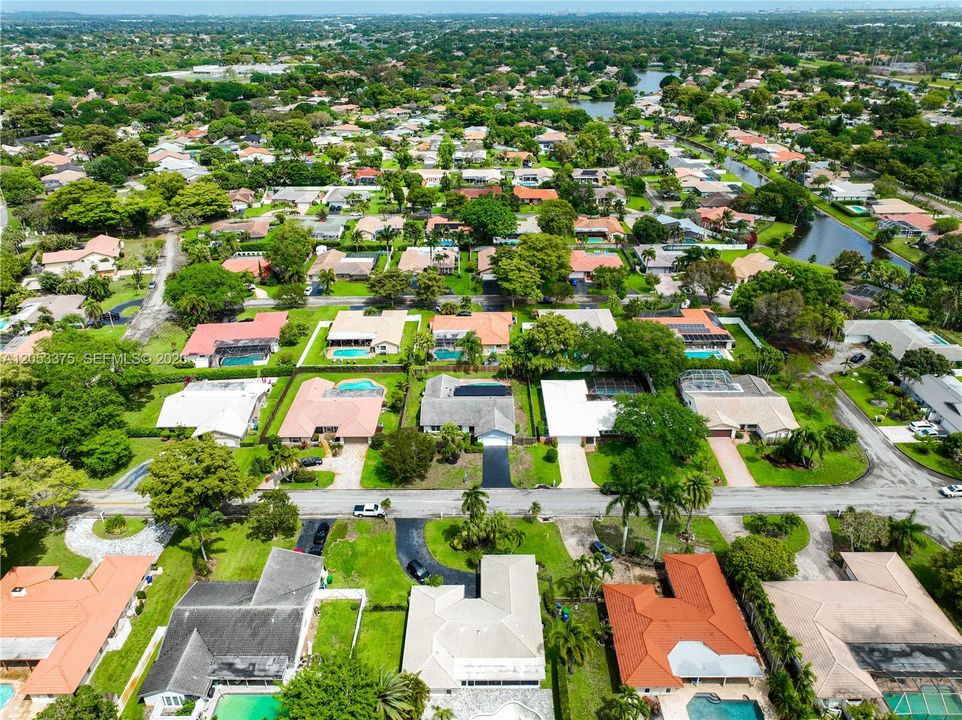 En Venta: $730,000 (3 camas, 2 baños, 2206 Pies cuadrados)