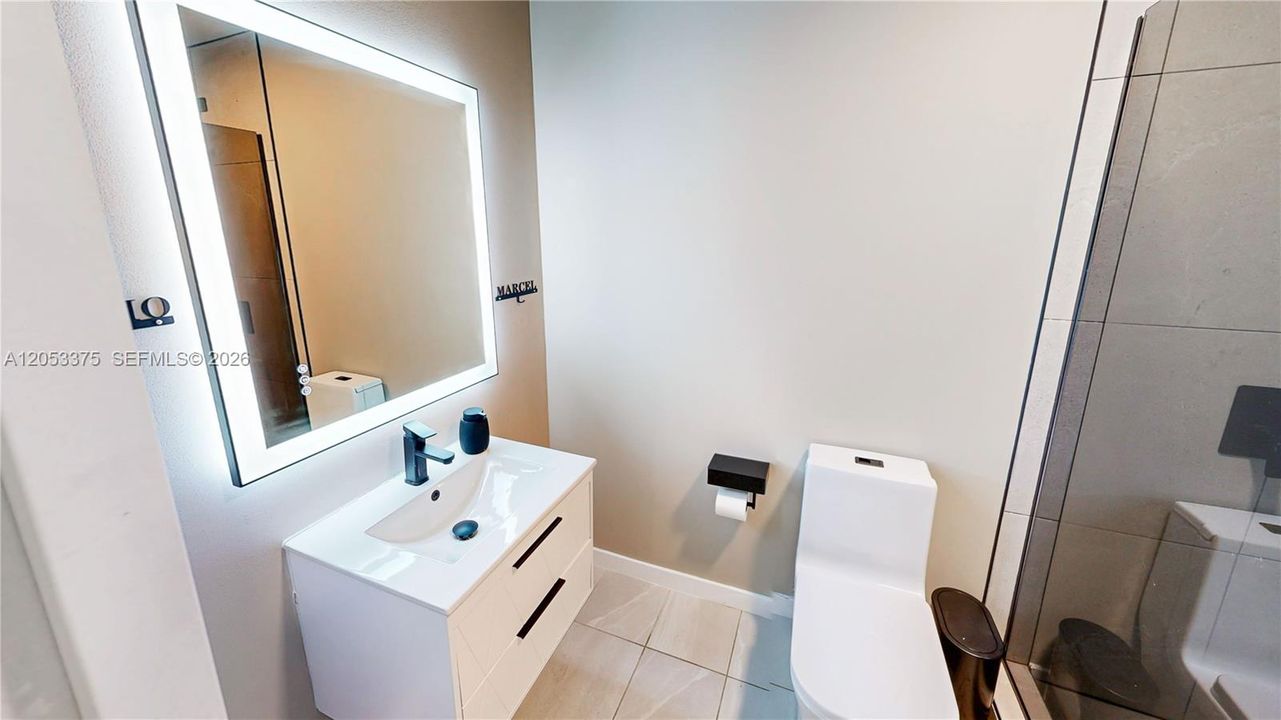 En Venta: $730,000 (3 camas, 2 baños, 2206 Pies cuadrados)