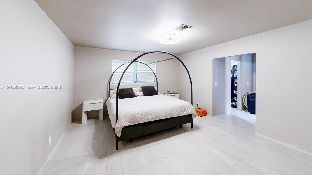 En Venta: $730,000 (3 camas, 2 baños, 2206 Pies cuadrados)