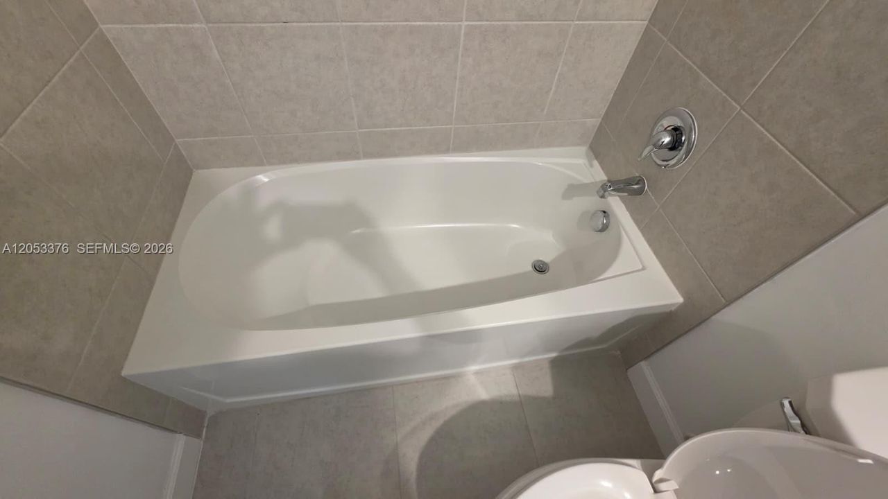 В аренду: $2,350 (3 спален, 2 ванн, 1635 Квадратных фут)
