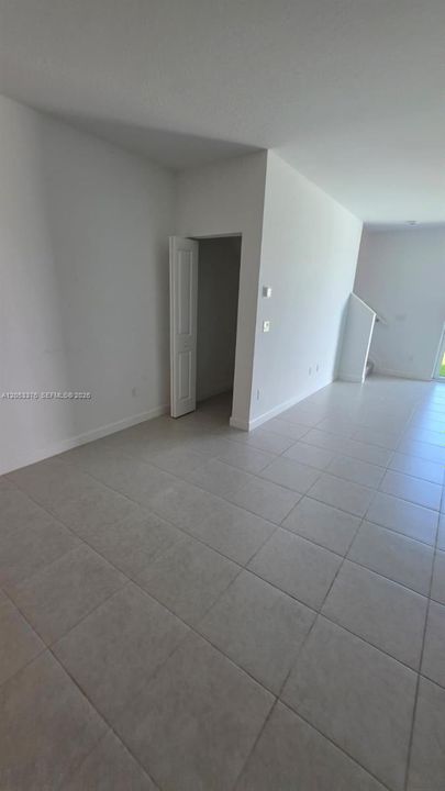 В аренду: $2,350 (3 спален, 2 ванн, 1635 Квадратных фут)
