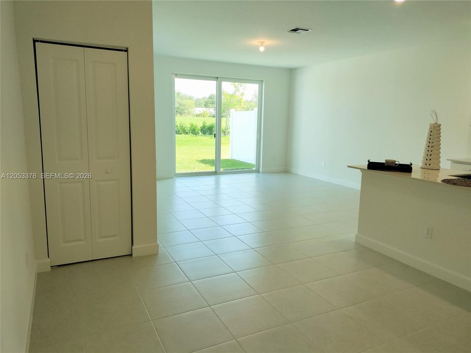 В аренду: $2,350 (3 спален, 2 ванн, 1635 Квадратных фут)