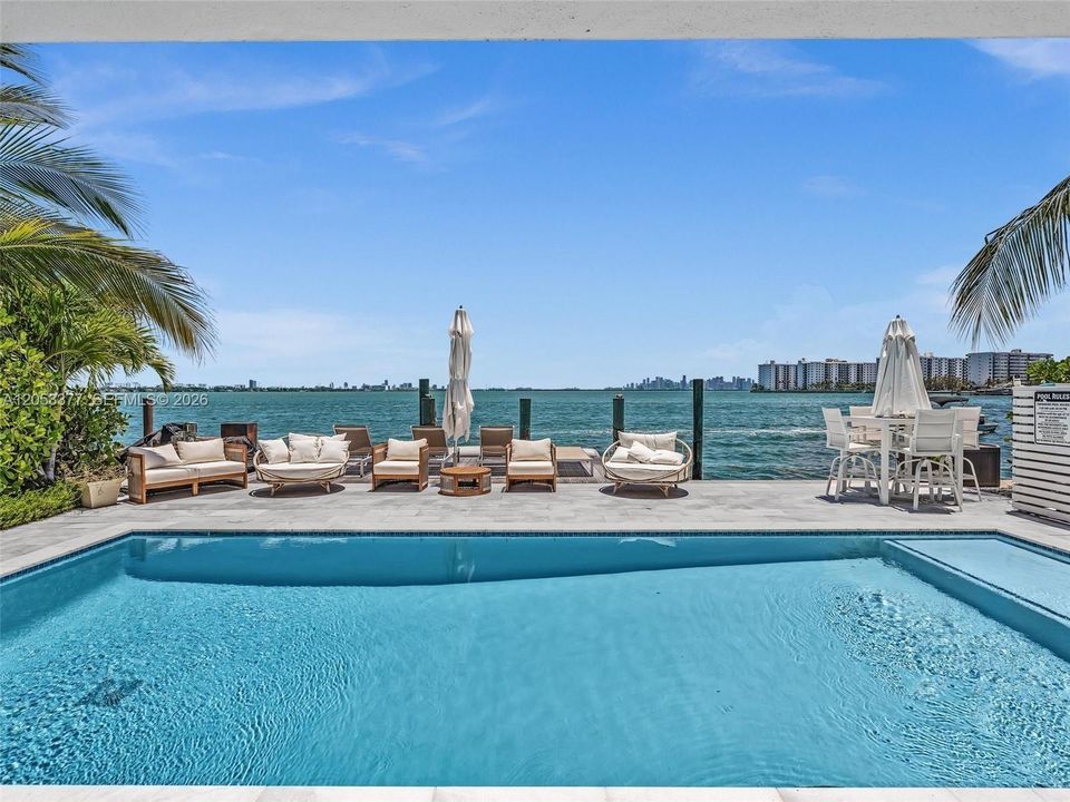 En Venta: $3,375,000 (3 camas, 3 baños, 2551 Pies cuadrados)