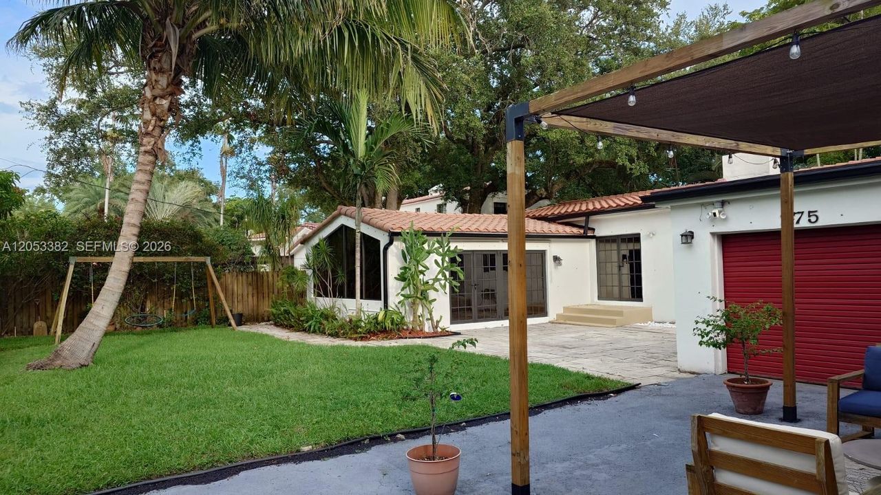 En Venta: $1,549,000 (3 camas, 2 baños, 2027 Pies cuadrados)
