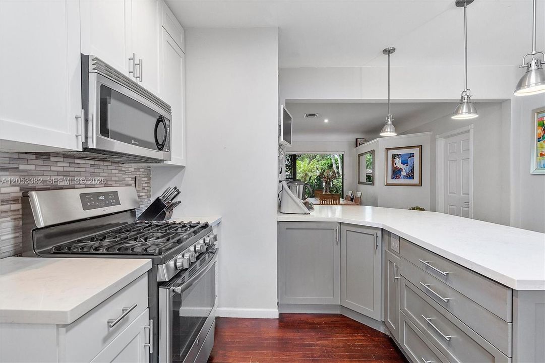 En Venta: $1,549,000 (3 camas, 2 baños, 2027 Pies cuadrados)