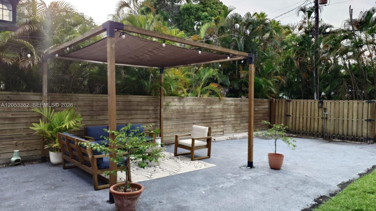 En Venta: $1,549,000 (3 camas, 2 baños, 2027 Pies cuadrados)