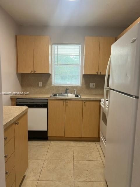 For Rent: $1,675 (1 beds, 1 baths, 670 Square Feet)
