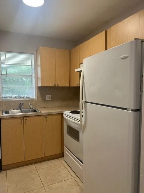 For Rent: $1,675 (1 beds, 1 baths, 670 Square Feet)